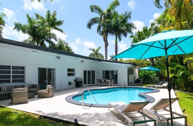 Casa Florida 5 Bedrooms w Pool Close Miami Beach