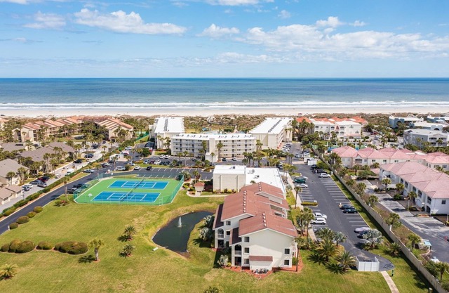 Charming Townhouse at Colony Reef 18C — Perfect Beachside Getaway!