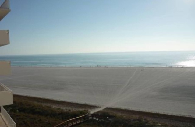 Chic One Bedroom Beachfront Condo