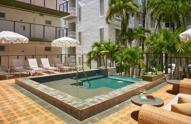 Chill by the Shore! 4 Pet-Welcome Units, Pool Access, Stroll to South Pointe Park Beach
