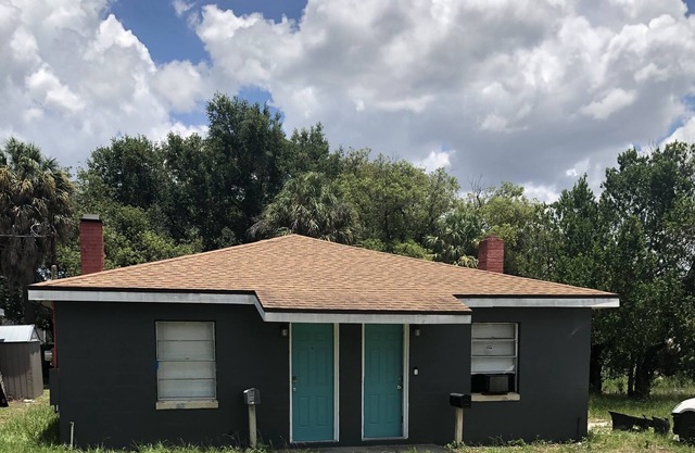 Clean, Safe, Secure 2/1 Apartment in Historic Ybor City