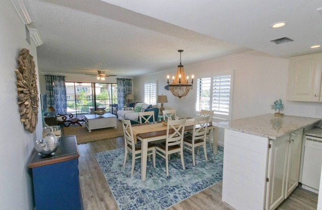 Coastal Chic Waterfront Condo Anna Maria Island Westbay Point 195 Holmes Beach
