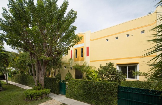 Coconut Grove Villa Calusa