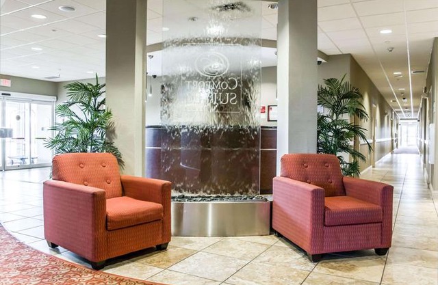 Comfort Suites Palm Bay - Melbourne