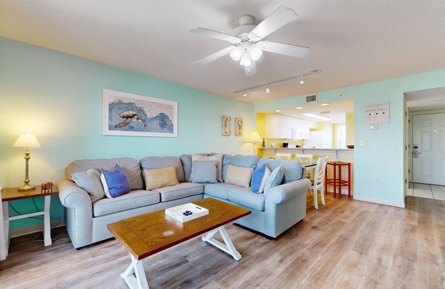 Comfortable Vacation Rental On Okaloosa Island, On The Beach, On-Site Pool
