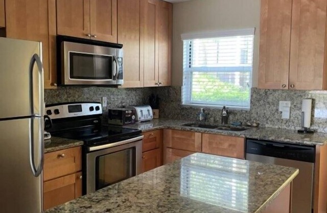 Condo# 107 Two minutes walk to the Beach!