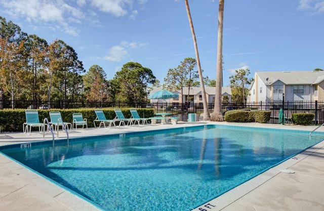 Conv Located! 2 Miles 2 Daytona Intl Spdway/ Tanger Outlets-Ground Floor-Community Pool -Secure WIF!