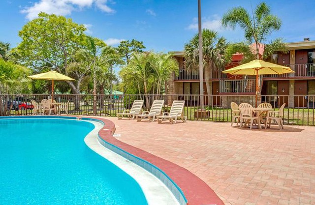Days Inn by Wyndham Bradenton Near the Gulf