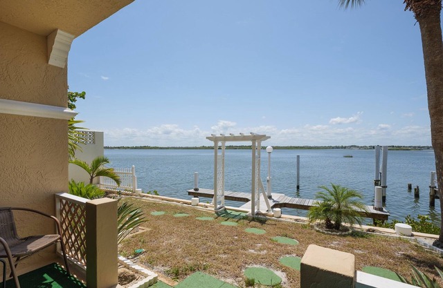 Daytona Beach Luxury Waterfront Retreat 101