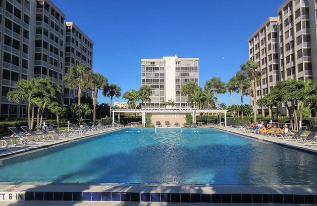 Deluxe Beachfront 2B/2B Creciente Resort Vacation Condo w/ Gulf View, Resort Pool, Tennis Courts!