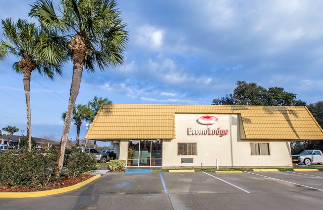 Econo Lodge Live Oak
