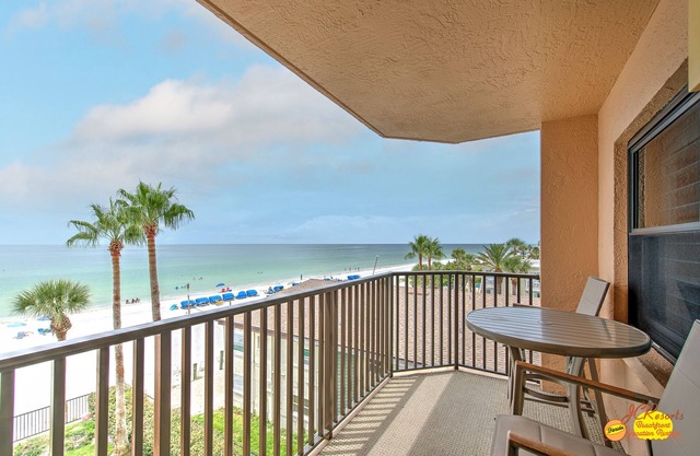 Emerald Isle 304 is a Gold Tier 2-bedroom 2 bath Corner Condo
