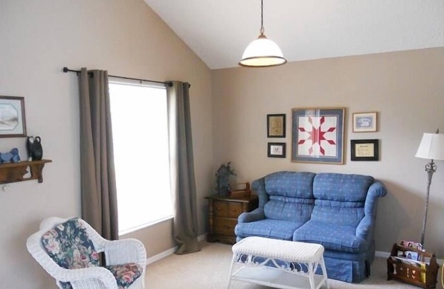 Enjoy the Sun by the pool in Linfields 4BR/2.5 BA by RedAwning