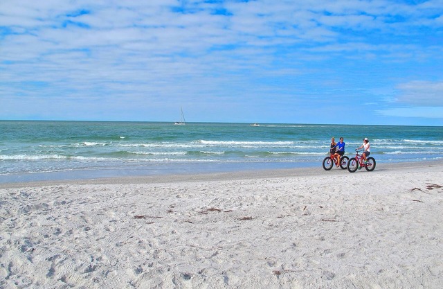 Family-friendly beach townhouse, Flexible Check-in dates