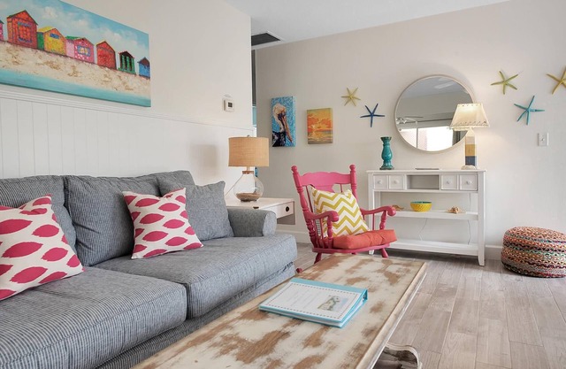 Flirty Flamingo Cottage Updated beach cottage, moments from the sand, w/pool!