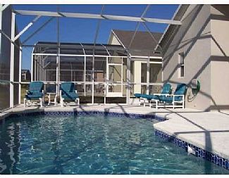 Fox Loop Villa in Westbury, Davenport