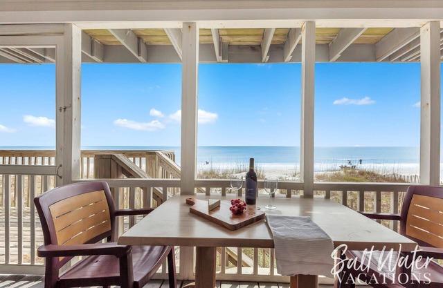 Free Daily Activities🚤🎣👙| PRIVATE BEACH, Spacious Beachfront Townhouse☀️⛱🌊