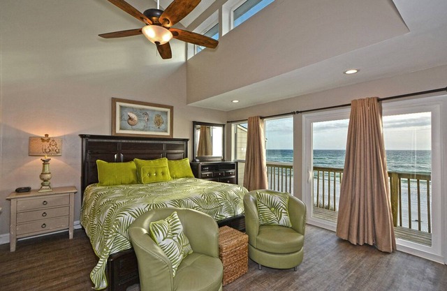 Free Daily Activities🚤🎣👙| PRIVATE BEACH, Spacious Beachfront Townhouse☀️⛱🌊