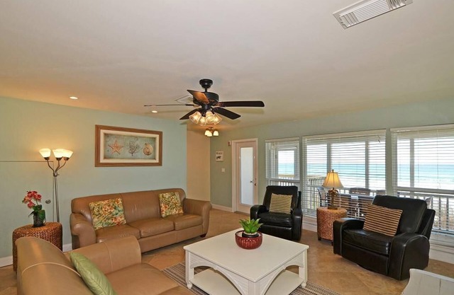 Free Daily Activities🚤🎣👙| PRIVATE BEACH, Spacious Beachfront Townhouse☀️⛱🌊