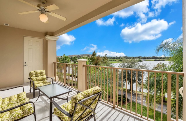 Fully Renovated Condo w/Lakeview! *Near I-Drive and Convention Center*