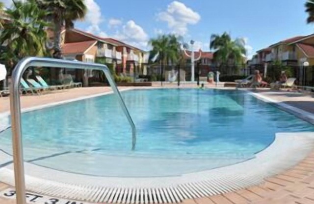 Gated Community, private pool and only 10min to Disney!!