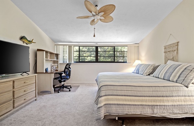 Gated Community Townhome with Private Beach, Pool, and Tennis Courts!