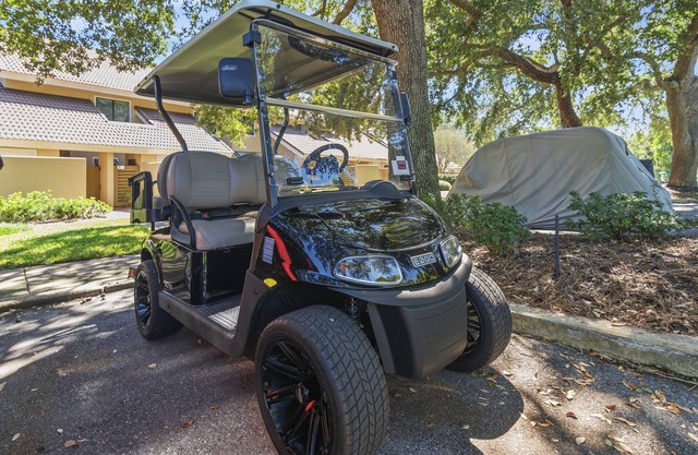 Golf Cart ~ Pet Friendly ~ Private Patio ~ Open Living Area ~ Community Pool