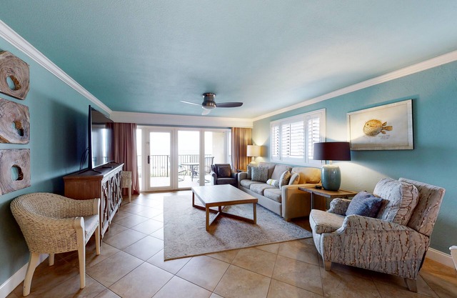Gorgeous beachfront condo with a pool & private beach access