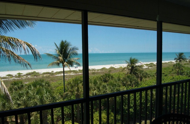 Gorgeous Gulf view condo- lanai, pool, tennis, internet, BBQ