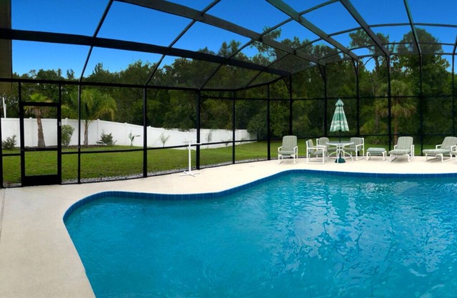 GORGEOUS VILLA, LARGE PRIVATE POOL & CONSERVATION VIEWS - 4 miles from Disney