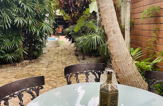 Guest Casita in Coconut Grove a block from Biscayne Bay,Charming Spanish Style!
