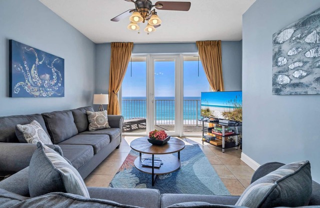 Gulf-front corner unit. 5th floor. Beach service during season!