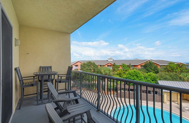 ☀️Gulf Views⛱️Beach Service-100 Steps2Beach-Pool +Hot Tub-2BR Beach Resort 406☀️