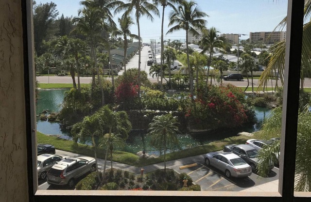Harbor Towers & Yacht and Racquet Club