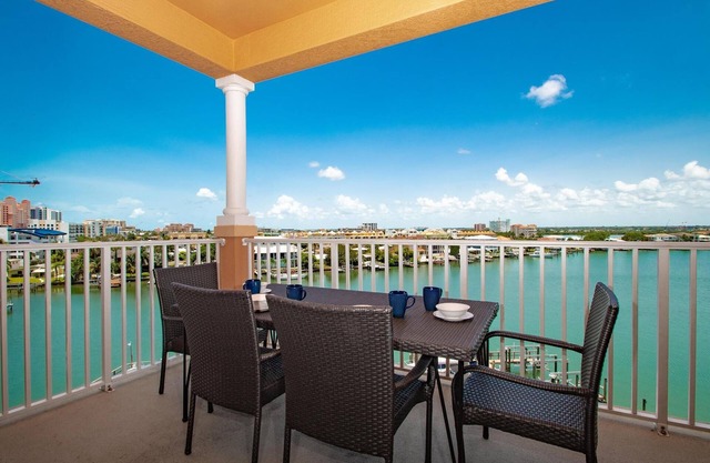 Harborview Grande 604 - 6th Floor Waterfront Condo