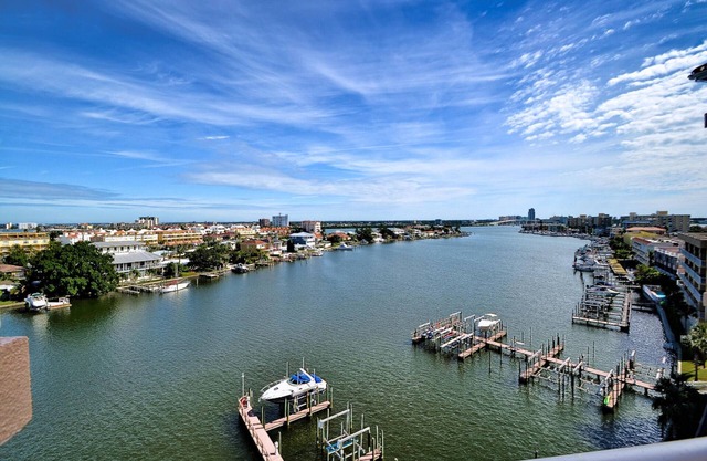 Harborview Grande 700 Waterfront Condo