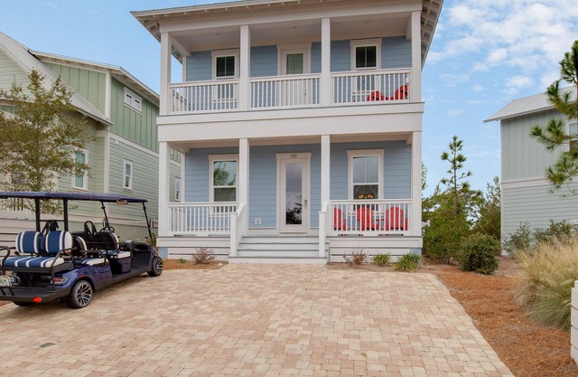 Highland Parks 30a! 6-Seat GOLF CART, Darling House near Beach, Tropical Pool