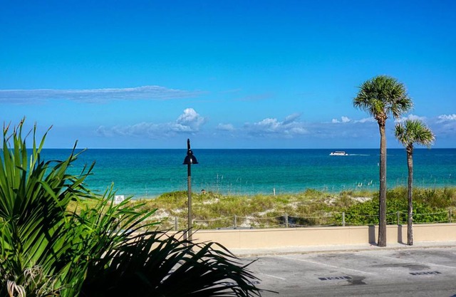 Historic Pass-A-Grille Beach Club Gulf Way 701-5