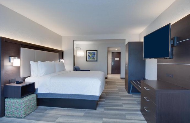 Holiday Inn Express Hotel & Suites Fort Lauderdale Airport/Cruise Port