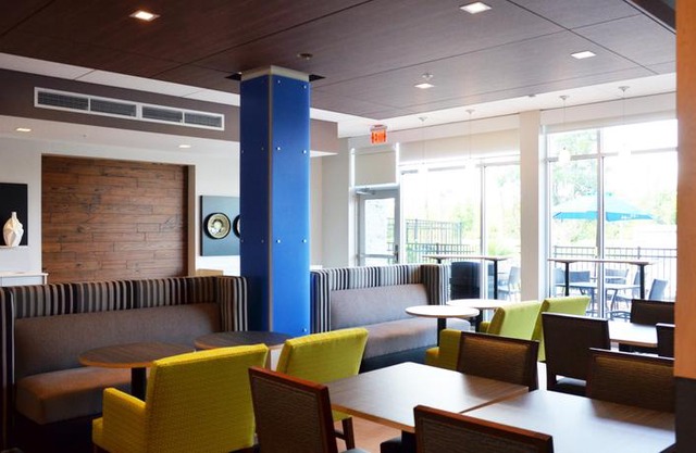 Holiday Inn Express & Suites Jacksonville W - I295 and I10