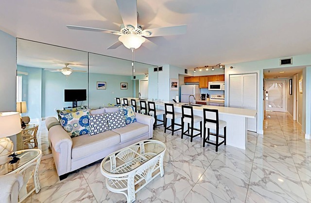 Its an enjoyable two bed/bath unit with pleasant view of the marina and 0cean.