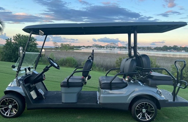 Lakefront ~ Patio ~ Golf Cart ~ Community Pool ~ Modern Living Area