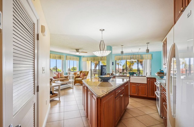 Land's End 201 building 8 Bright beach front, corner condo with stunning view