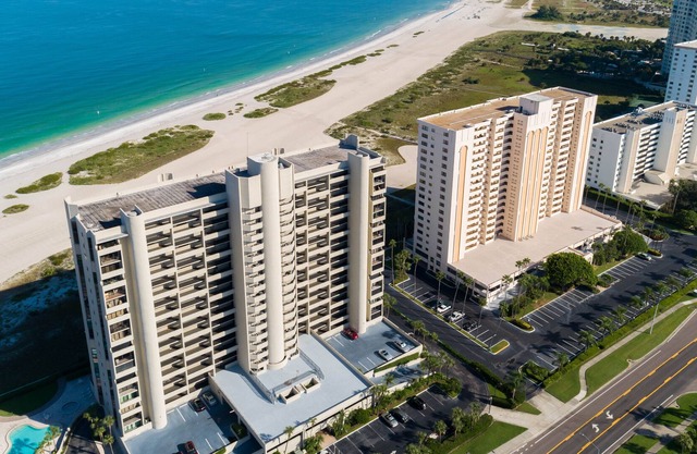 LUXE Beachfront Condo w/ huge balcony on Sand Key Gulf & Resort-like Amenities