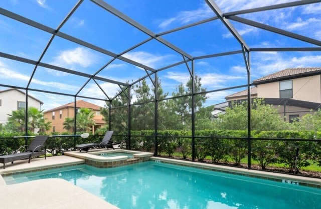 Luxury 6 Bedroom Gated Resort Villa Close to Disney 5481SC