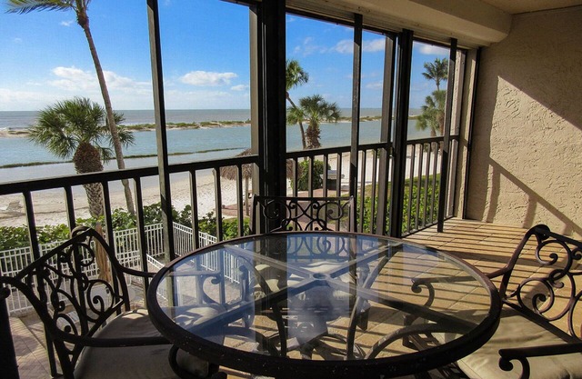 Luxury Eden House 2B/2B Beachfront Vacation Condo with Million$ View!