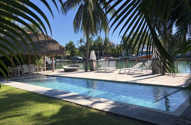 Luxury Miami Villa, Pool, Private island, beach
