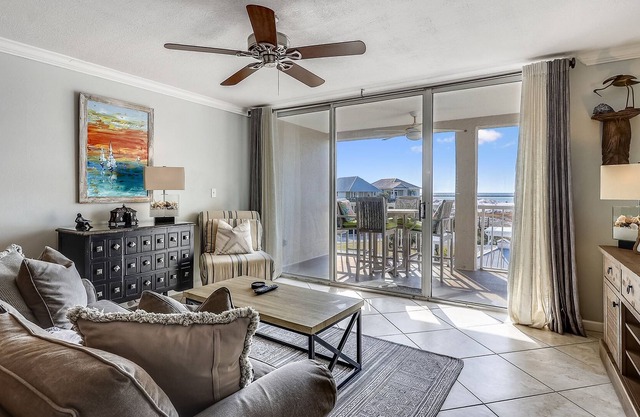 Magnolia House 305 is a Luxury 2 BR with Free Beach Service by RedAwning