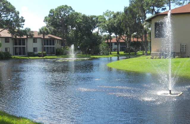 Making The Best Memories Along The Way! 2 Great Units, Free Parking, Kitchenette