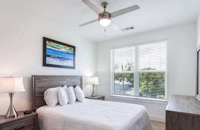 Modern 1 Bedroom Apartment by Stay Gia